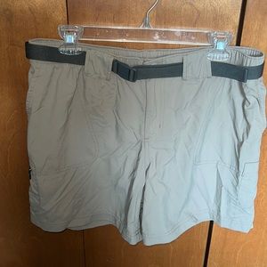 Columbia Women's Sandy River Cargo Shorts Large